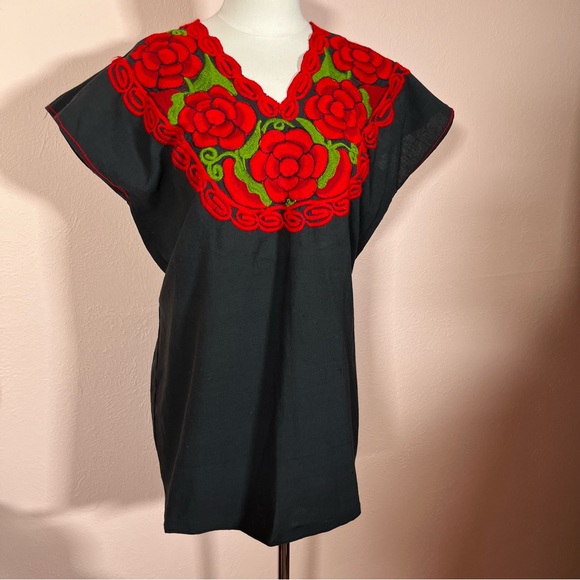 Vintage Bohemian Handmade Mexican Embroidered Red Floral Black Tunic Blouse - Picture 11 of 17